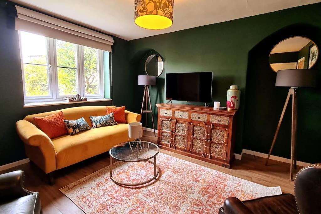 Gorgeous Two Bedroom House In Ely Exterior photo