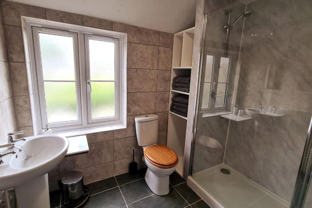 Gorgeous Two Bedroom House In Ely Exterior photo